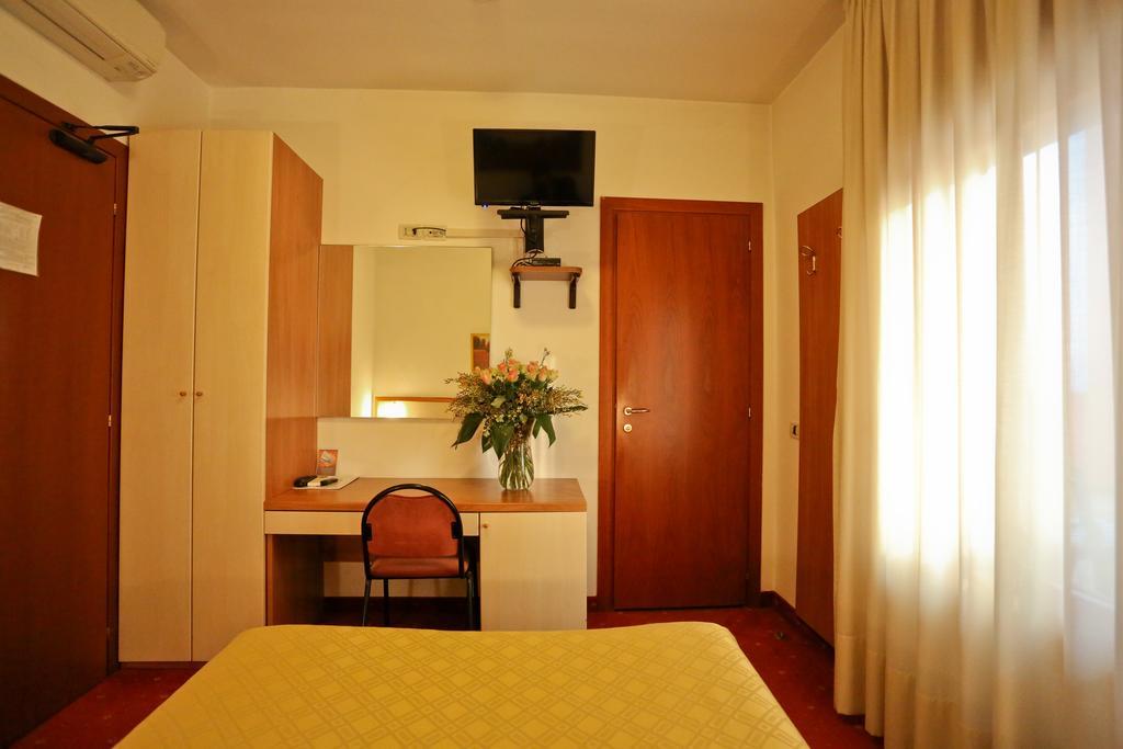 Hotel Due Ragni Villorba Bagian luar foto