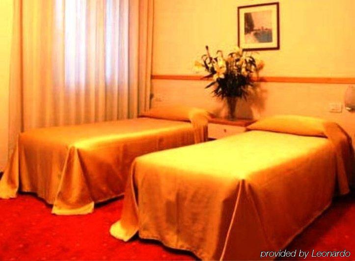 Hotel Due Ragni Villorba Bagian luar foto